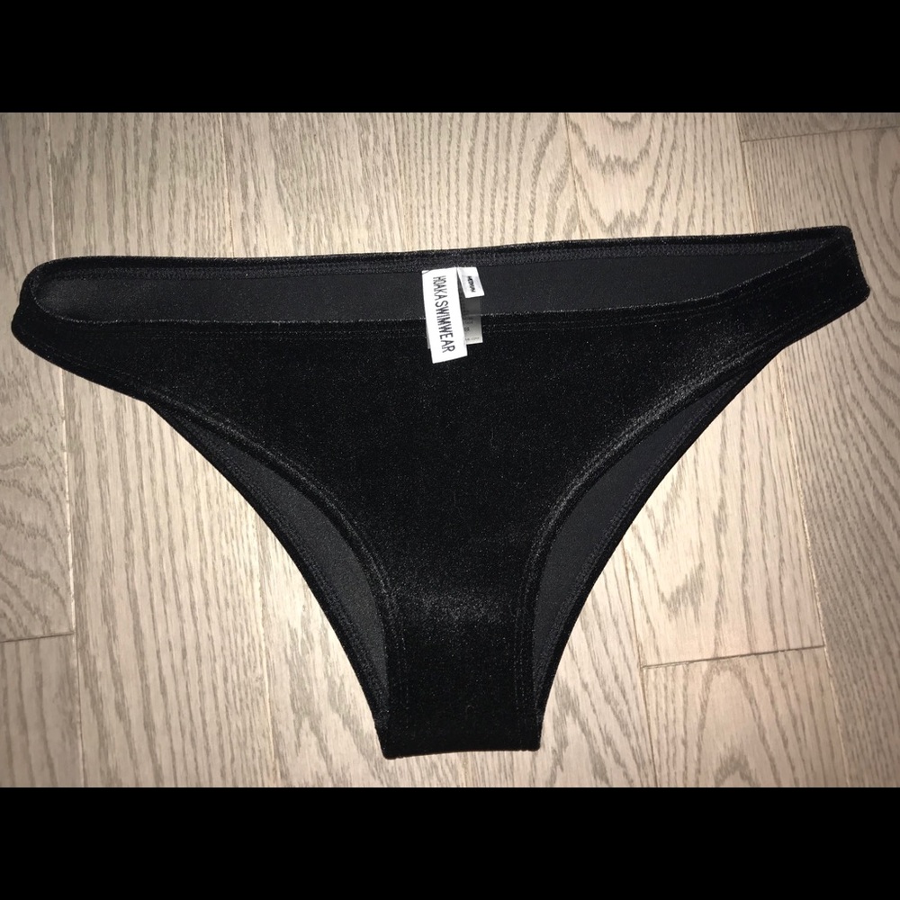 Hoaka Swimwear Black Velvet Cheeky Bottoms Size M